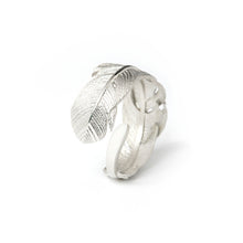 Load image into Gallery viewer, life&amp;dream - Adjustable Plume Ring
